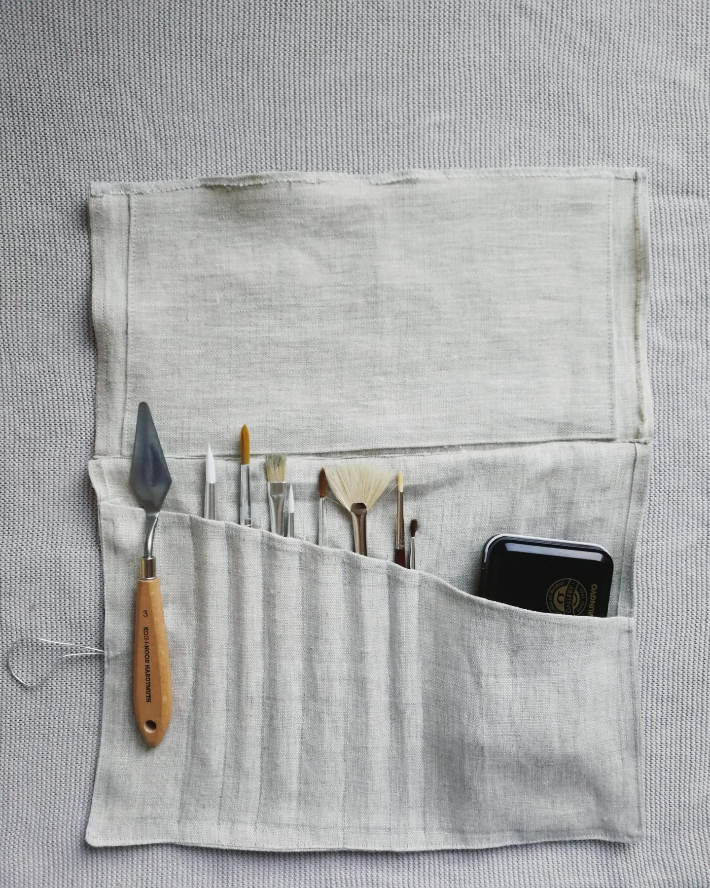 free paint brush holder DIY